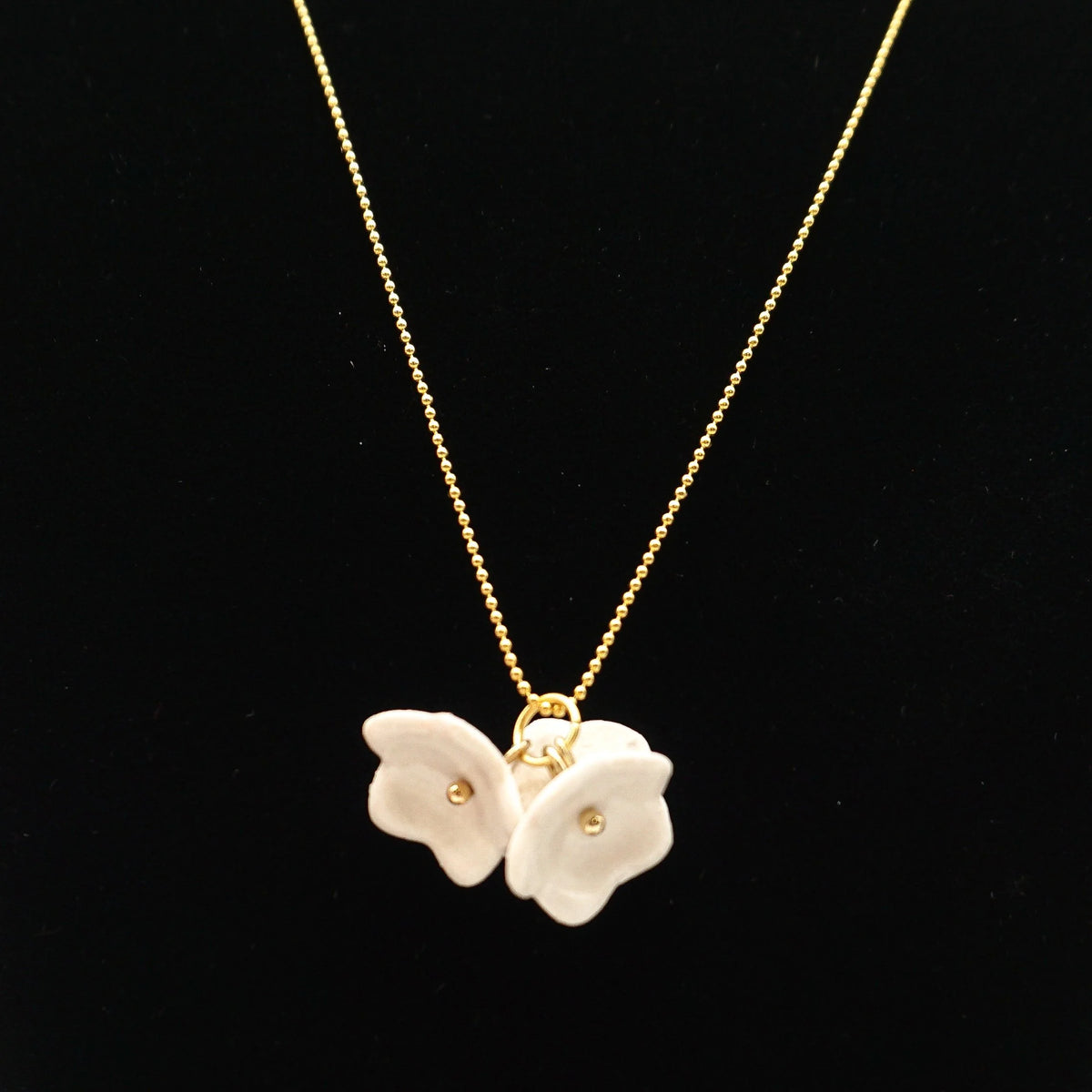 Necklace - Three White Flowers