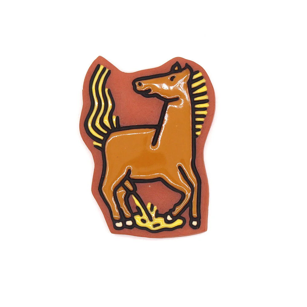Tan Peeing Steed Tile