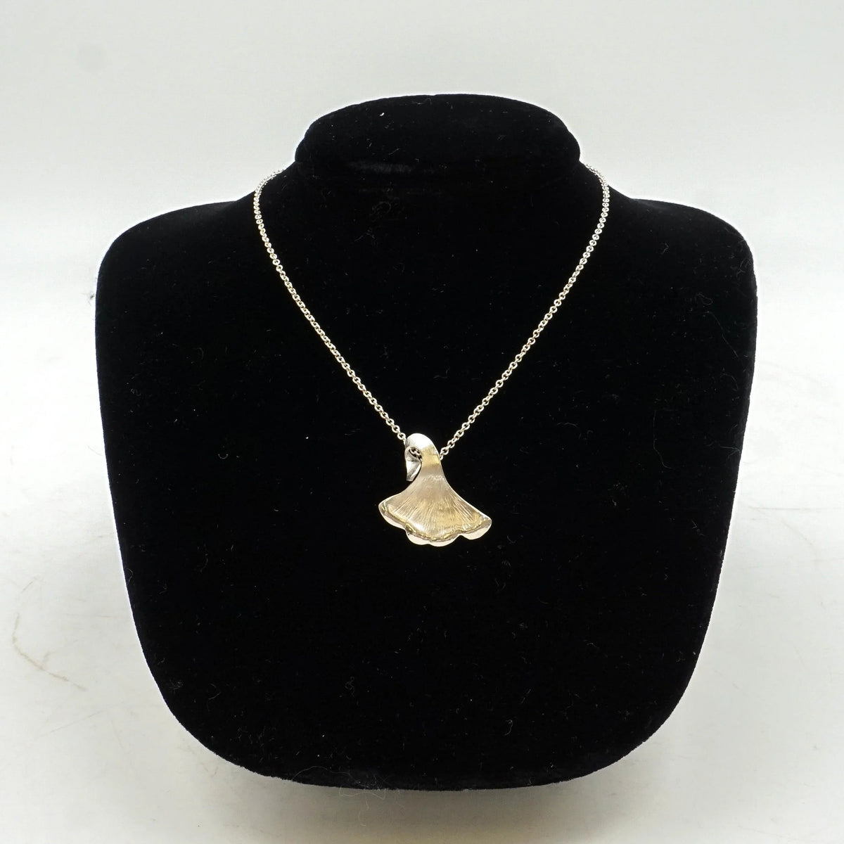 Gingko Leaf Pendant - Silver Chain